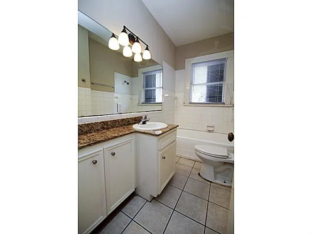 2802 Salado Austin, TX 78705