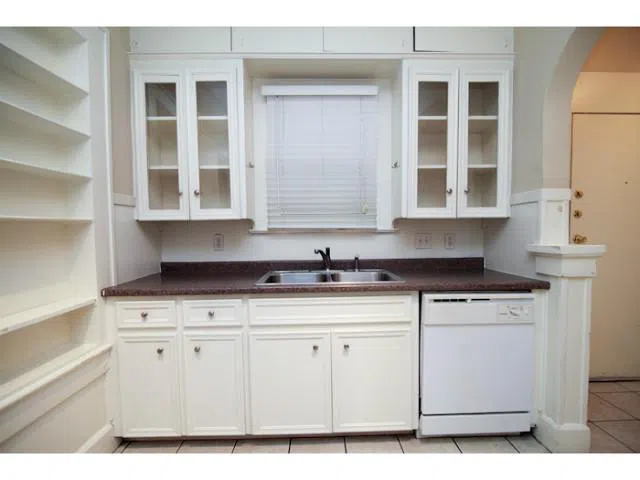 2802 Salado Austin, TX 78705