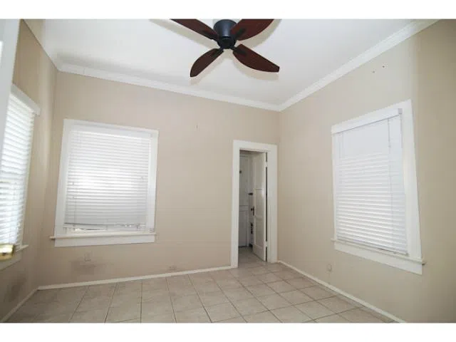 2802 Salado Austin, TX 78705