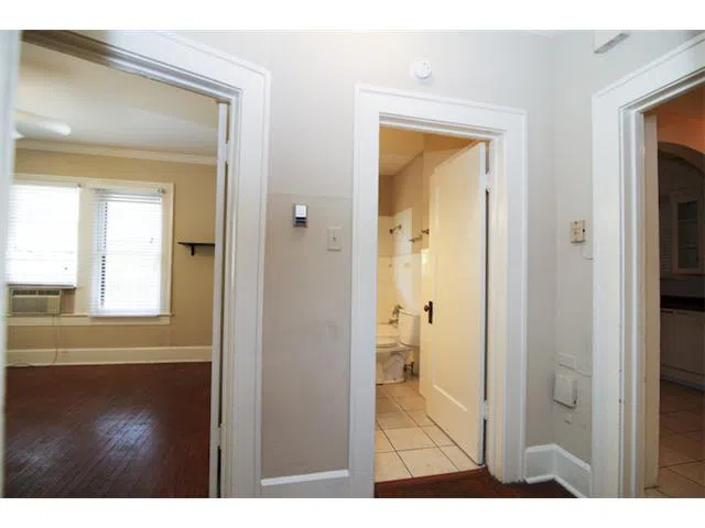 2802 Salado Austin, TX 78705
