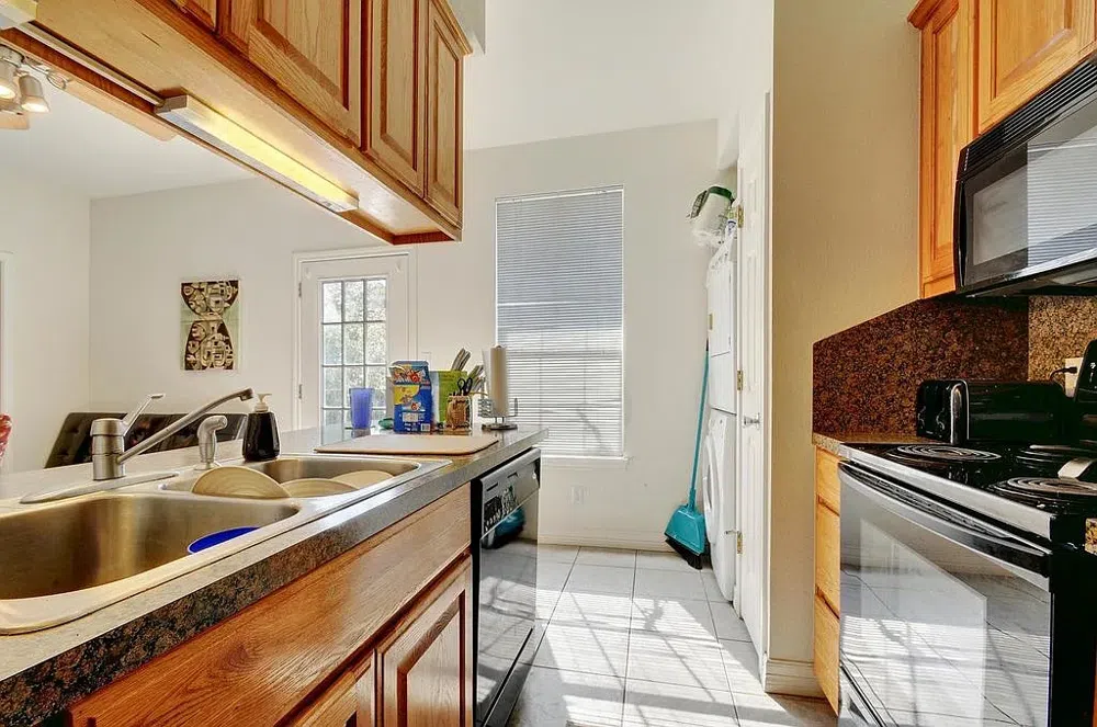2500 Leon Austin, TX 78705