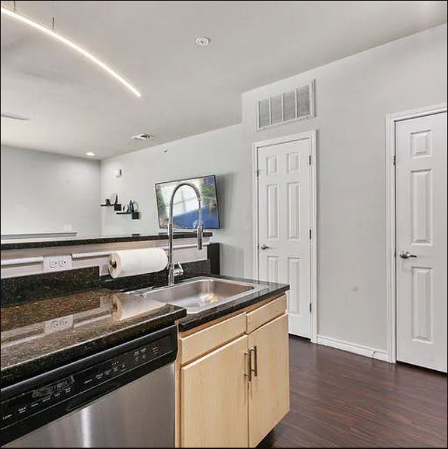 2606 Wilson St 401  Townhome Austin, TX 78704