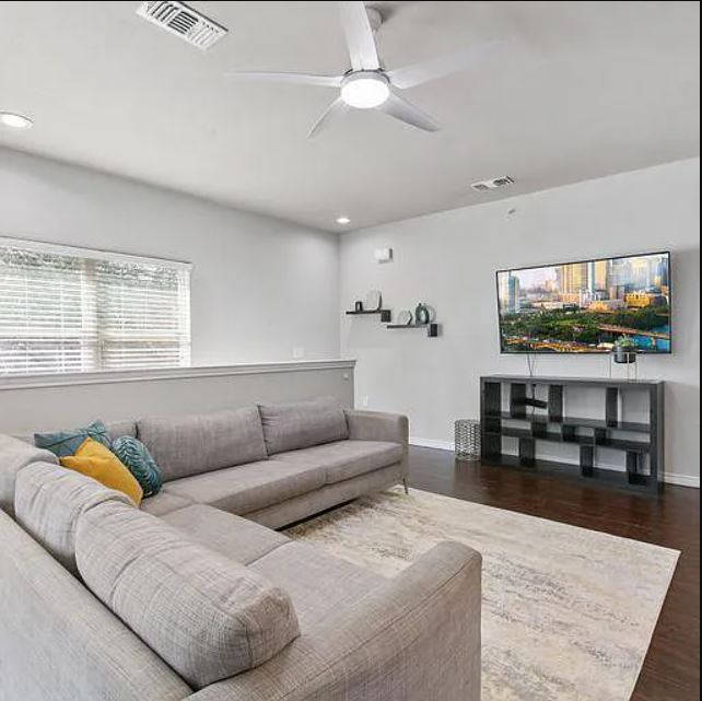 2606 Wilson St 401  Townhome Austin, TX 78704