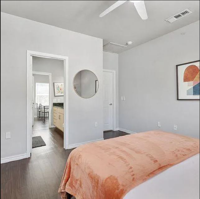 2606 Wilson St 401  Townhome Austin, TX 78704