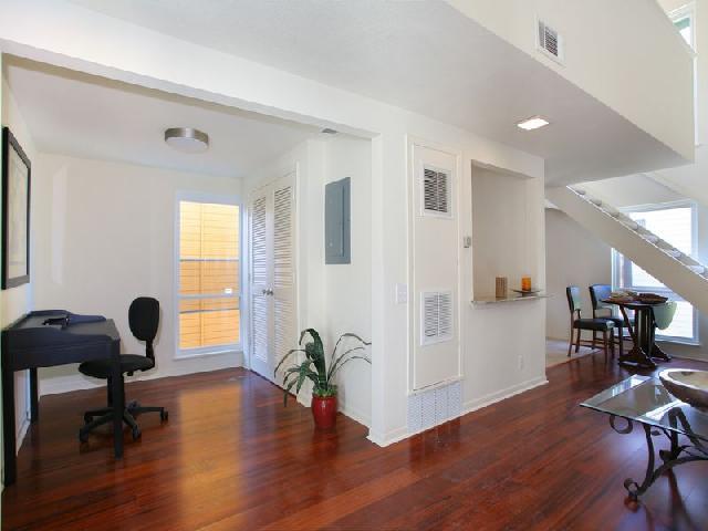 2706 Cole Unit B201 Austin, TX 78705