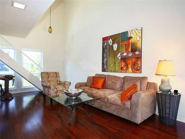 2706 Cole Unit B202 Austin, TX 78705
