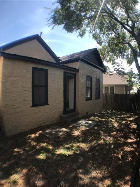 617 W. 37th Austin, TX 78705