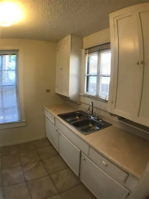 617 W. 37th Austin, TX 78705