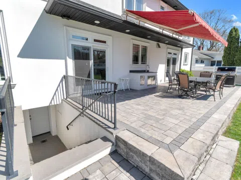 183 Oak Ave
