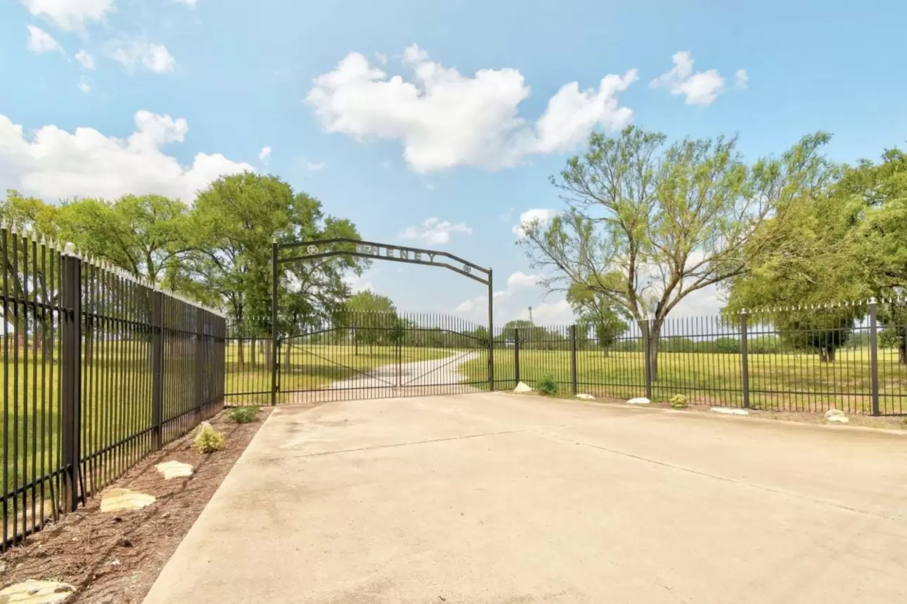 The Legacy Realty Photo